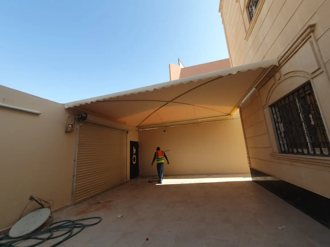 مظلات وسواتر